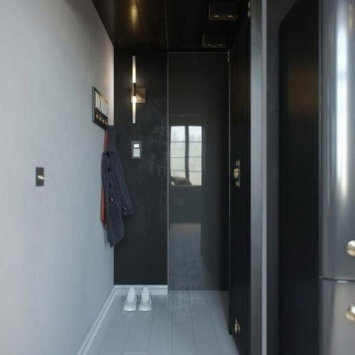 Несмотря на небольшую площадь квартиры в 24 квадратных метра, потолки достаточно высокие - 3, 8 метра. 06