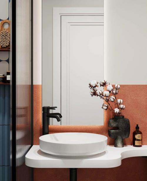 Такая маленькая площадь, а все поместилось, даже кошачий лоток! 01