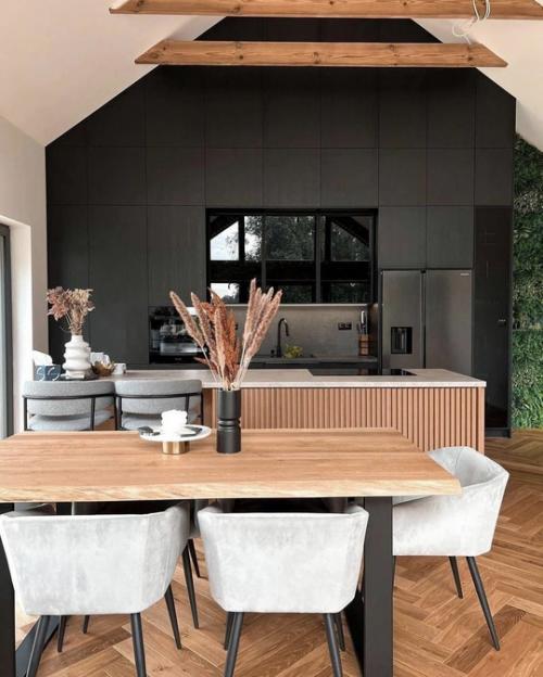 Интерьер загородного дома - просторный, светлый и стильный, где каждая зона продумана для максимального комфорта и гармонии. 07