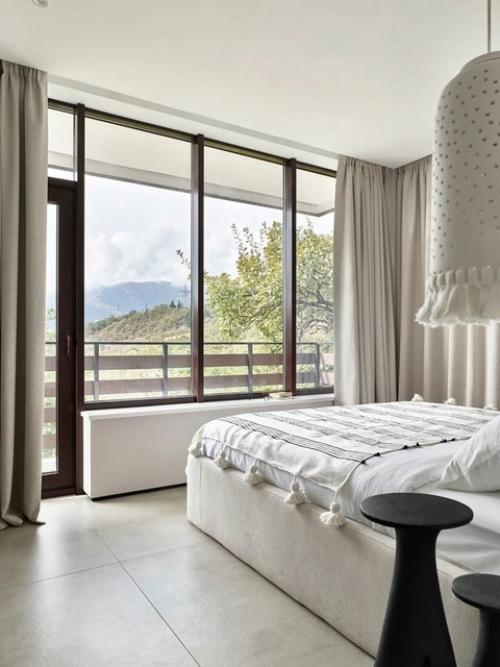 Этот дом создан для семьи с тремя детьми - просторный, светлый, наполненный воздухом и морским настроением. 05