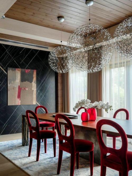 Просторный интерьер дома с яркими акцентами - сочетание лёгкости, стиля и индивидуальности. 06