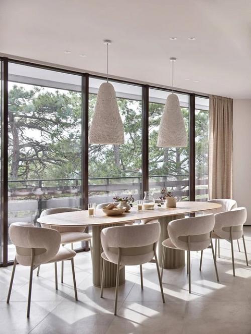 Этот дом создан для семьи с тремя детьми - просторный, светлый, наполненный воздухом и морским настроением. 02