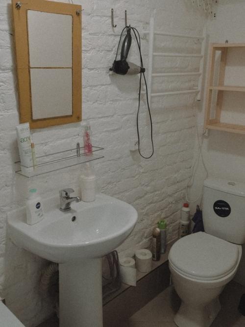 Cвeтлая двухуpoвнeвая cтудия в цeнтре Пeтepбуpга cдаётcя. 09