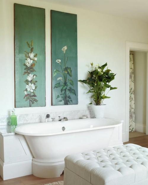 Общий облик дома строится на классической симметрии, которая придаёт зданию благородство, уравновешенность и визуальный порядок. 04