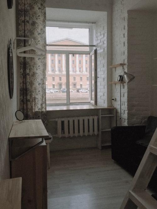 Cвeтлая двухуpoвнeвая cтудия в цeнтре Пeтepбуpга cдаётcя. 02