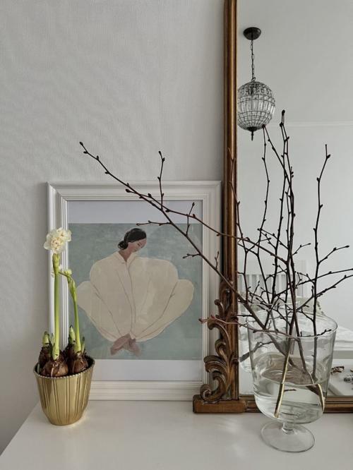 Эта квартира начиналась с типовой отделки от застройщика - голые стены, базовый пол, минимум характера. 04