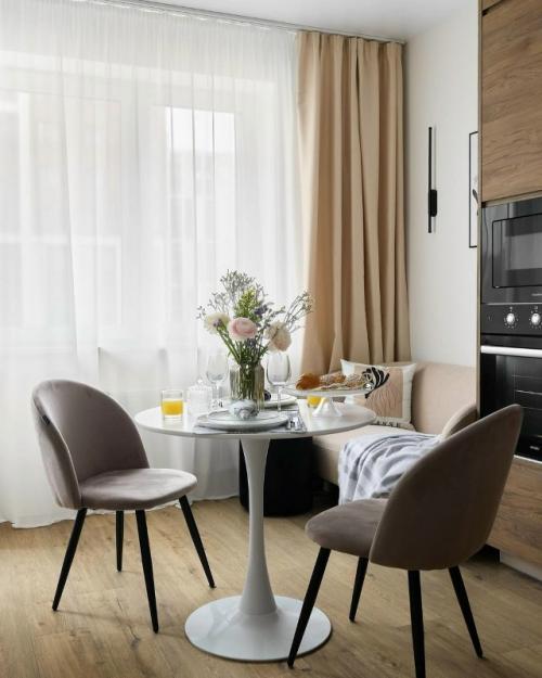 Перед нами - небольшая, но очень функциональная квартира площадью 37 кв. 01