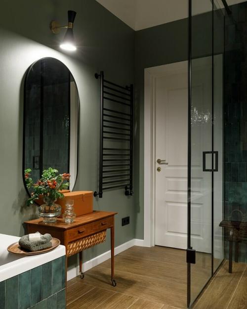 Это история о том, как архитектурное наследие прошлого может стать основой для уютного, современного и по-настоящему личного пространства. 04