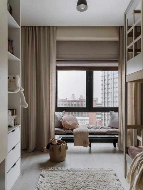 Интерьер этой квартиры - пример гармоничного слияния современного дизайна с этническими акцентами. 08