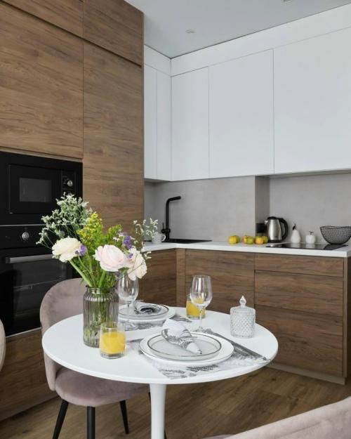 Перед нами - небольшая, но очень функциональная квартира площадью 37 кв. 02