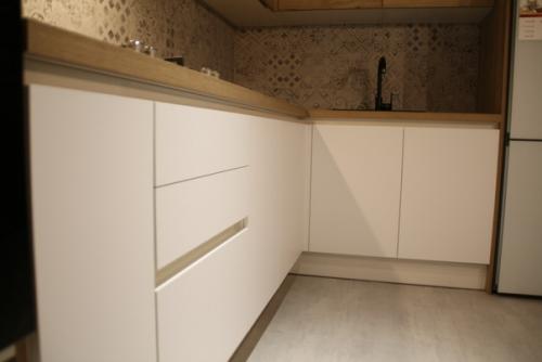 Уже почти доделали нашу кухню. 03