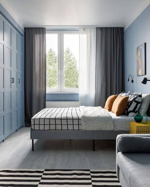 Светлая квартира с голубыми оттенками.