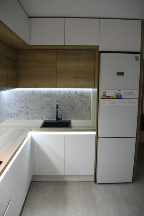 Уже почти доделали нашу кухню. 01