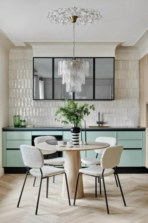 На площади в 45 кв. 01 На площади в 45 кв. 01