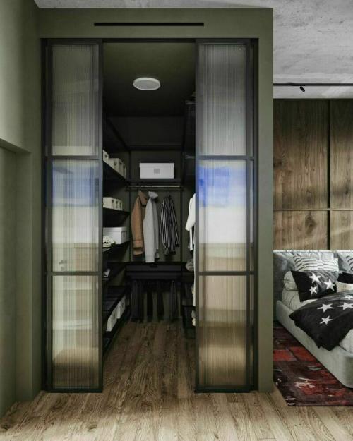 Дизайнеры создали необычный многослойный интерьер, в котором сочетаются индустриальная эстетика и уютные элементы. 03