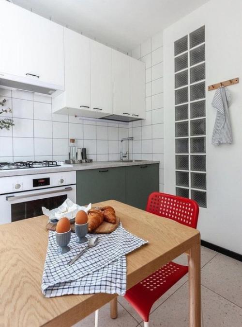 Как показывает опыт дизайнеров, советские типовые квартиры не хуже других годятся, чтобы при помощи интерьера впечатлять жильцов и гостей. 05