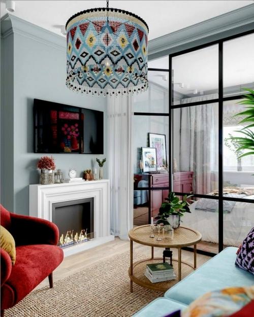 Яркий, красочный интерьер этой квартиры стал отражением активной и дружной семейной жизни. 01