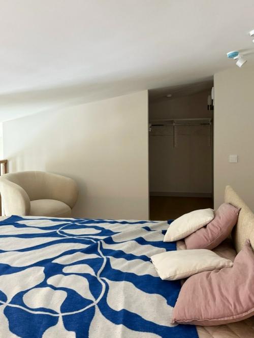 В основе оформления - белый, кремовый, бежевый и мягкие пастельные оттенки. 07