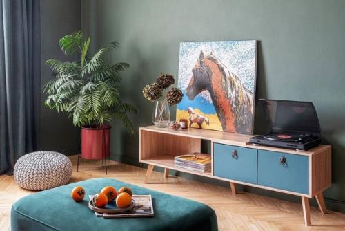 Квартира в синем цвете с яркими акцентами. 04