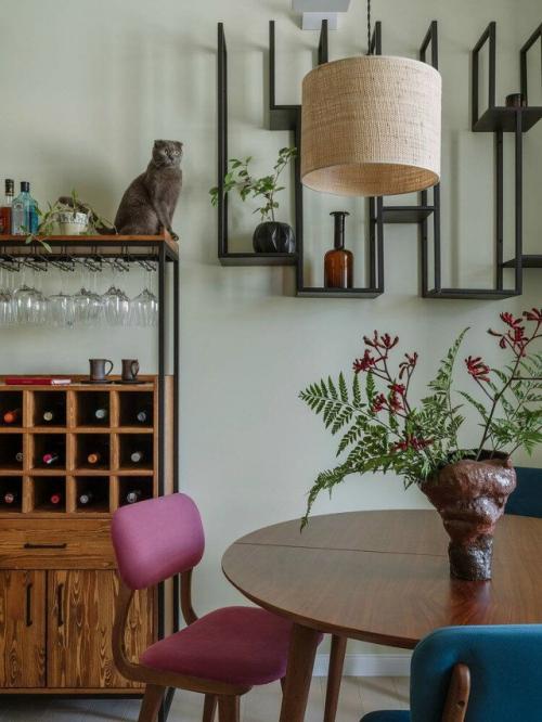 Эта квартира - пример того, как можно вдохнуть жизнь даже в самые запущенные интерьеры. 01