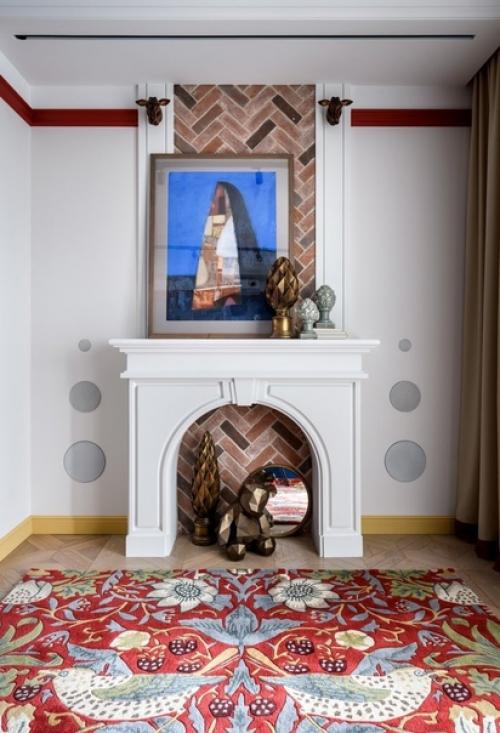 Яркая трешка для молодой жизнерадостной девушки.