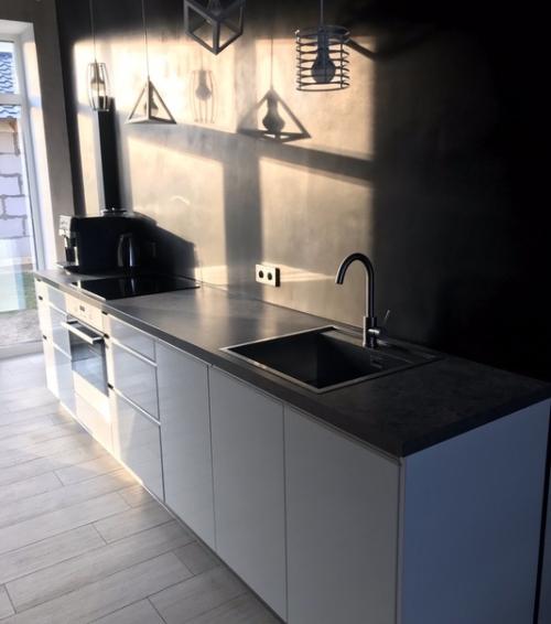 Наша кухня.  Как и хотели без верхних шкафов.