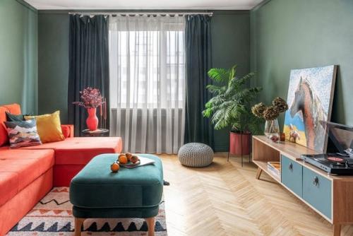 Квартира в синем цвете с яркими акцентами. 05