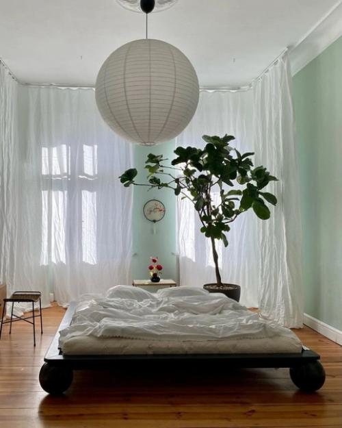 Низкая кровать - очень красиво. 07