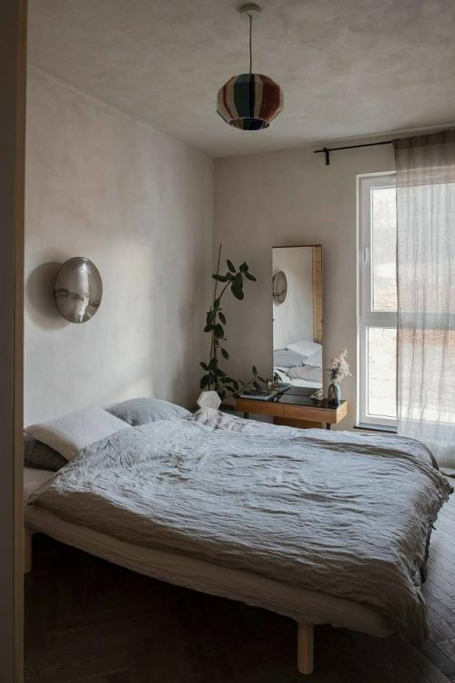 Интерьер этой квартиры словно продолжает историю дома, в котором она находится. 09