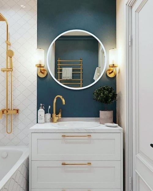 Красивое сочетание цветов - благородный синий, золото.  