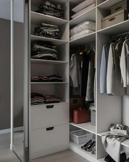 Как вы к зеркалам в спальне относитесь? 06