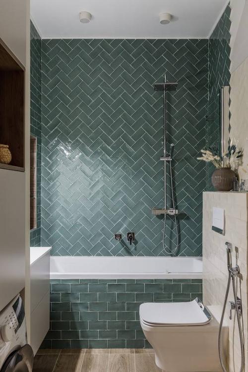 Дизайнер смогла раскрыть потенциал небольшой площади и вдохновиться преимуществами расположения дома. 04