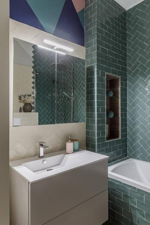 Дизайнер смогла раскрыть потенциал небольшой площади и вдохновиться преимуществами расположения дома. 05