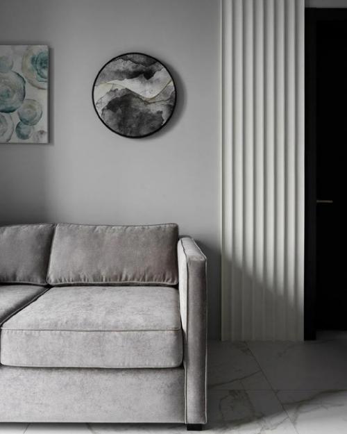 Интерьер в серых тонах можно назвать одним из классических и проверенных временем вариантов дизайна помещений. 01