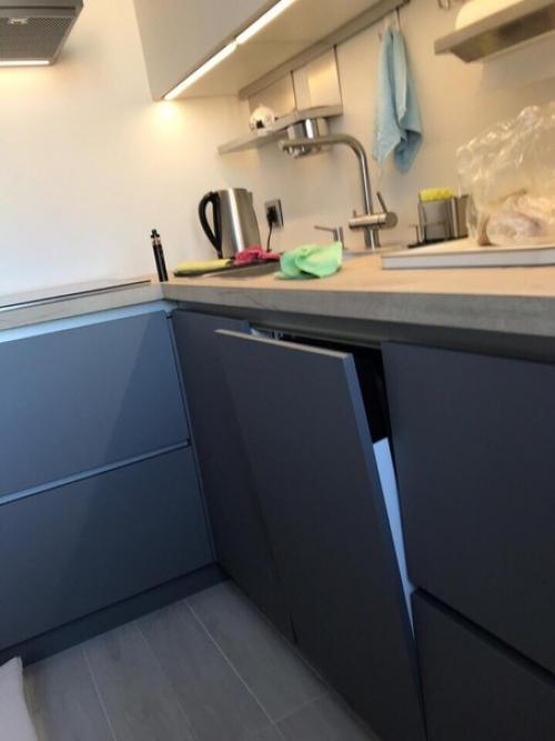 Мы просим сильно не критиковать. 02