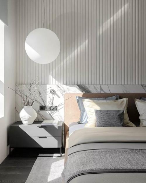 Дизайнеры сложили объемно - пространственную композицию из простых геометрических форм в светлых тонах. 06