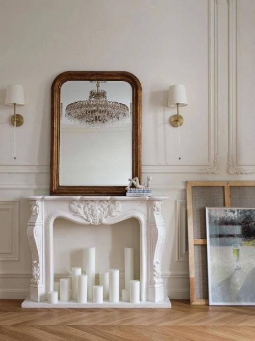 Элегантный интерьер, который гармонично сочетается с декоративной отделкой бывшего доходного дома и погружает в атмосферу старой Москвы. 01