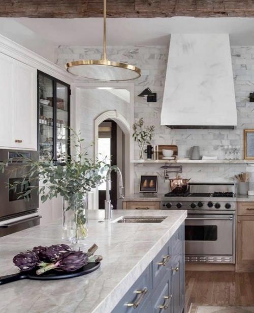 Просторная кухня с островом. 04 Просторная кухня с островом. 04