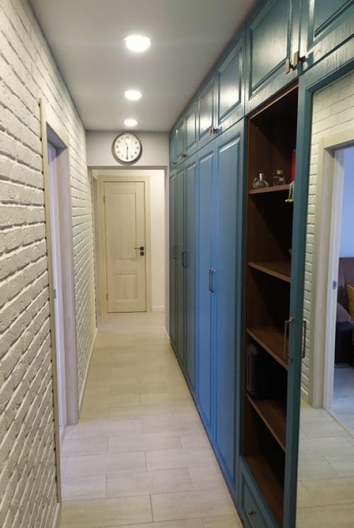 Очень круто.  Фасады шикарные, какой цвет интересный, темно голубой. 04