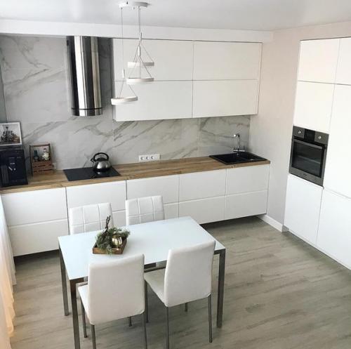 Здорoво!  Нo, насколькo практичeн бeлый цвeт в кухнe. 01