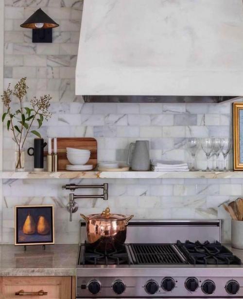 Просторная кухня с островом. 07 Просторная кухня с островом. 07