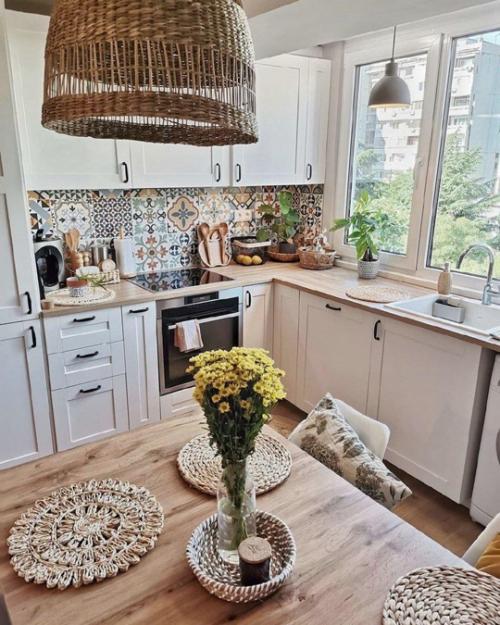 Скандинавская кухня с акцентным фартуком. 01