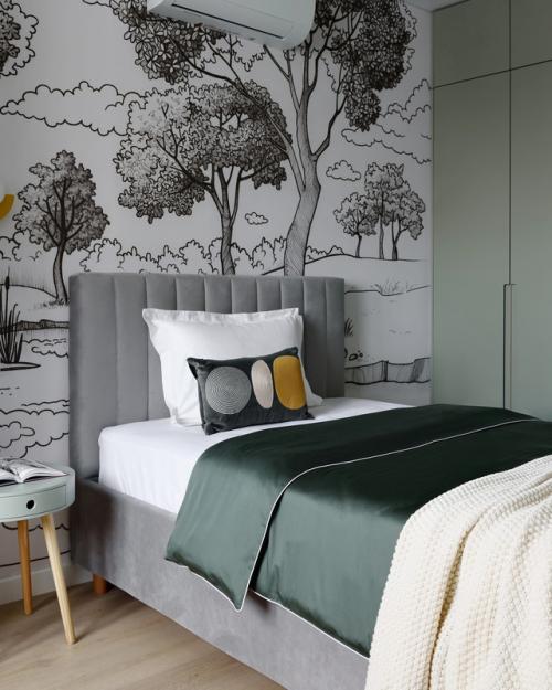 В этой квартире невозможно грустить - сочетание свежего зелёного и солнечного оранжевого задаёт настроение с первых шагов. 06