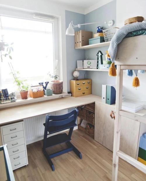 Здесь ключевую роль в интерьере сыграл именно синий - глубокий, спокойный, сдержанный. 01