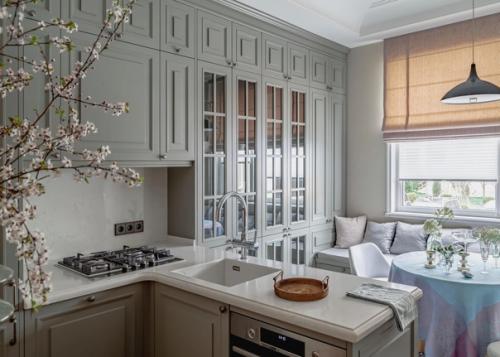 Квартира выглядит законченным цельным проектом, выдержанном в едином стиле, единой цветовой палитре. 01