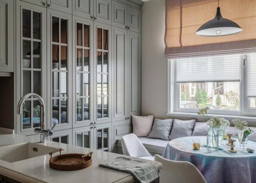 Квартира выглядит законченным цельным проектом, выдержанном в едином стиле, единой цветовой палитре.