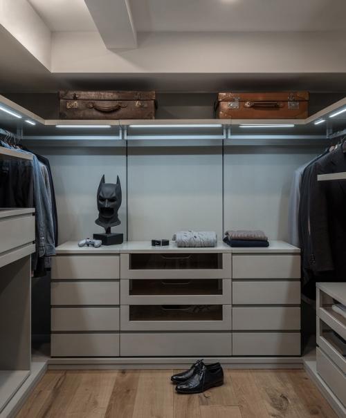 Этот интерьер - не просто красиво оформленное пространство, а ответственное продолжение истории. 03