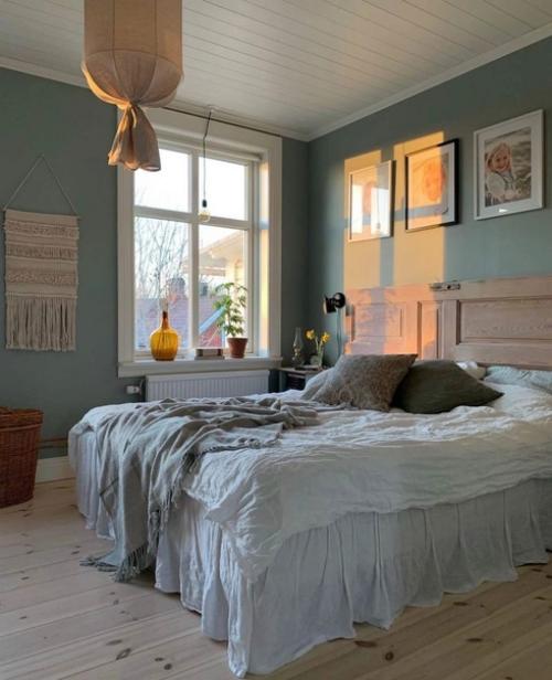 Интересно рассматривать детали, как будто вспоминаешь литературное произведение или кино. 08