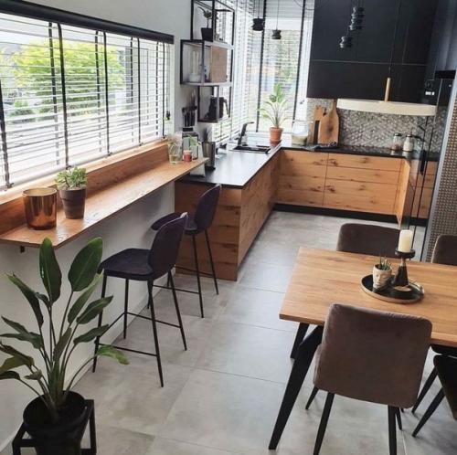 Черный, белый и Дерево. 05