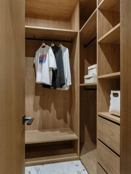 Суперстильная и яркая - эта двухкомнатная квартира площадью 55 кв. 03